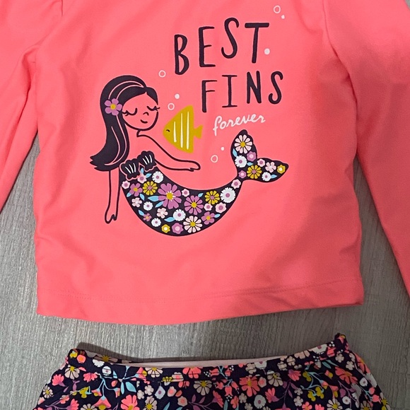 💝 3/$10. Rash guard and bathing suit bottoms 2T mermaid 🧜‍♀️ - Picture 2 of 4